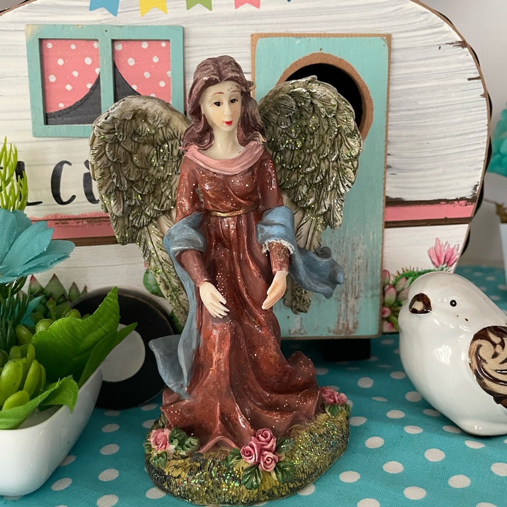 Elegant Angel Figurine with Wings